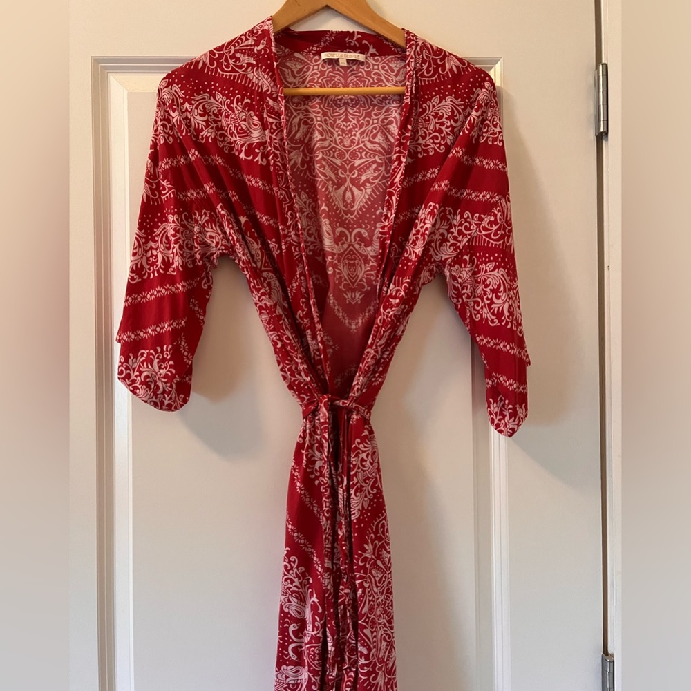 Novella Royale red printed kimono robe size S